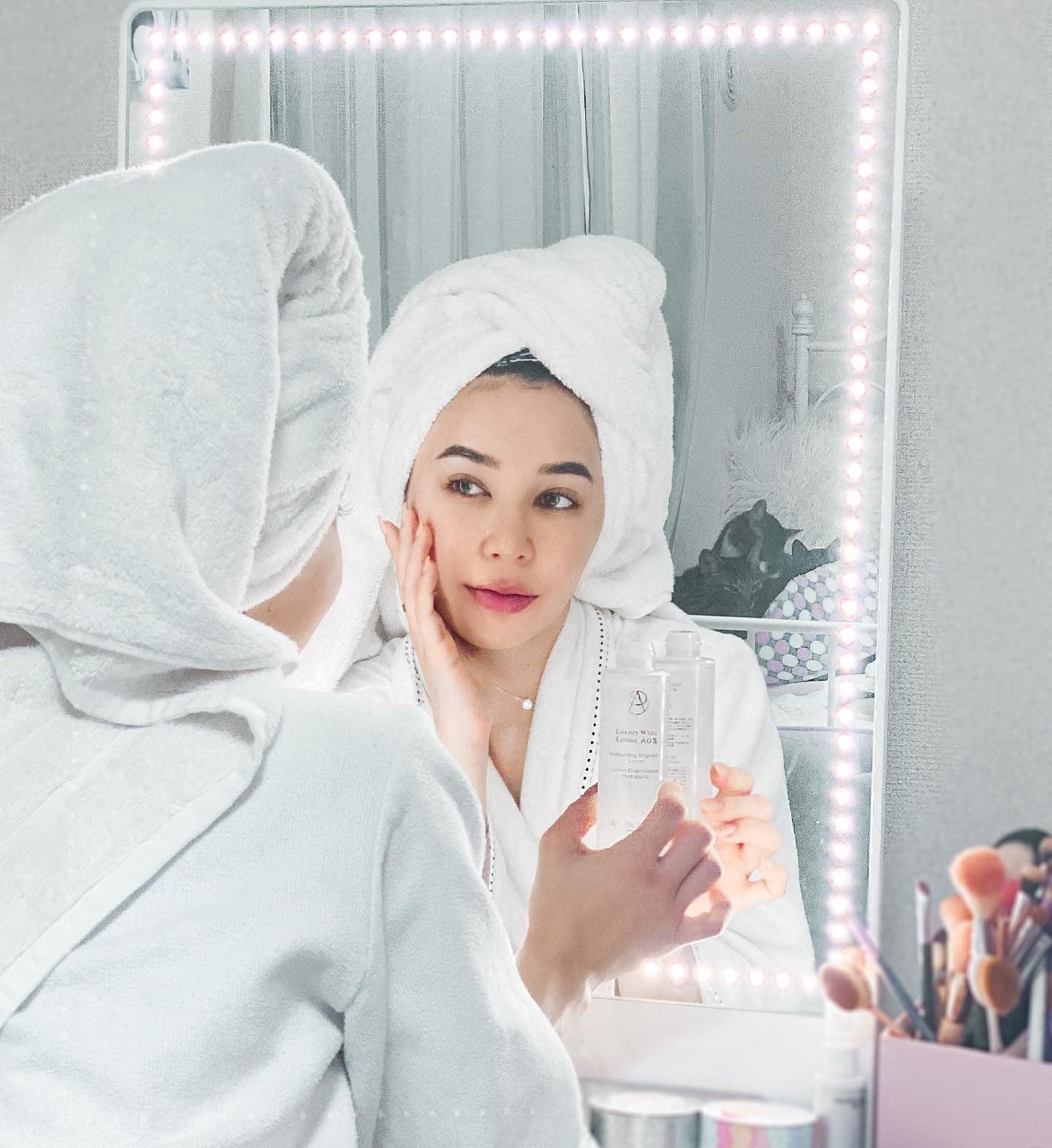 RIKI TALL No.1 Full-Length Beauty Lighted Mirror