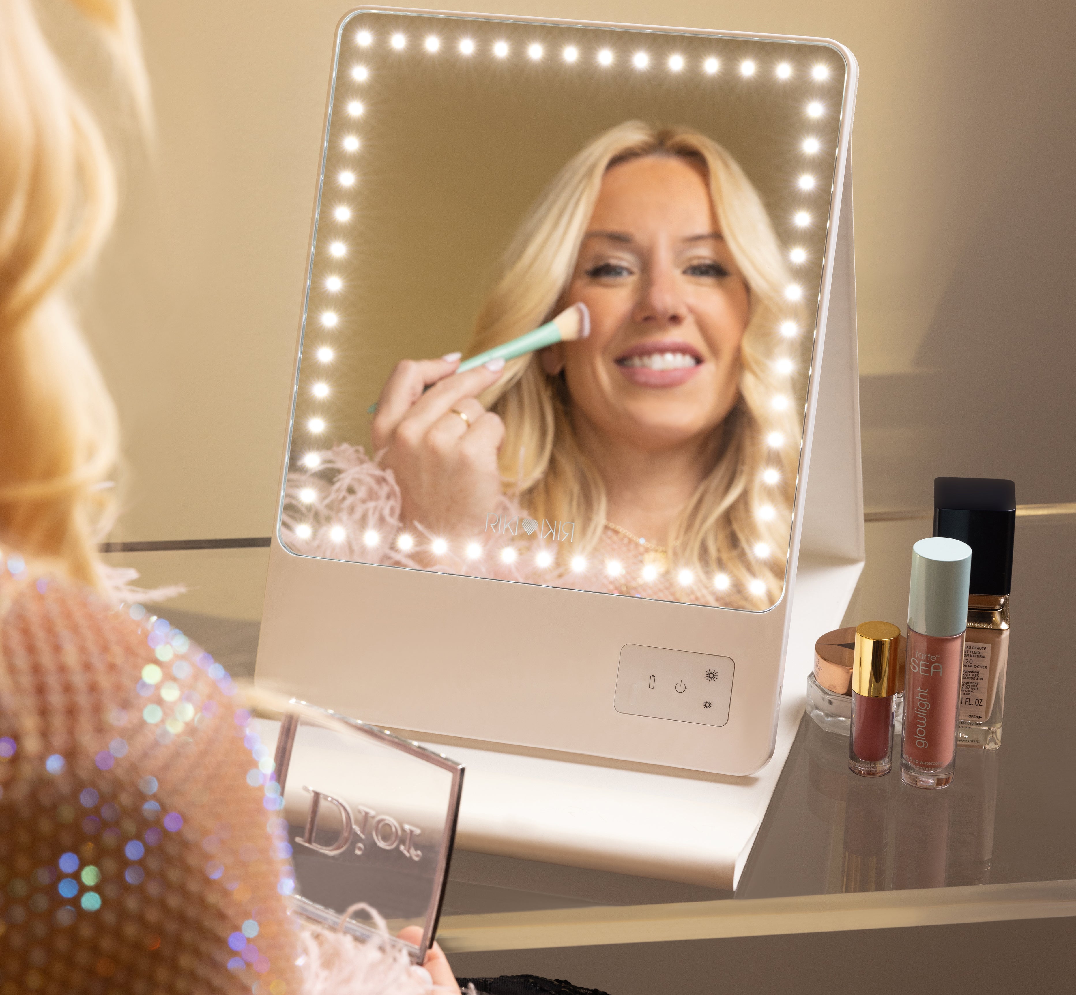 Glam ON-THE-GLOW