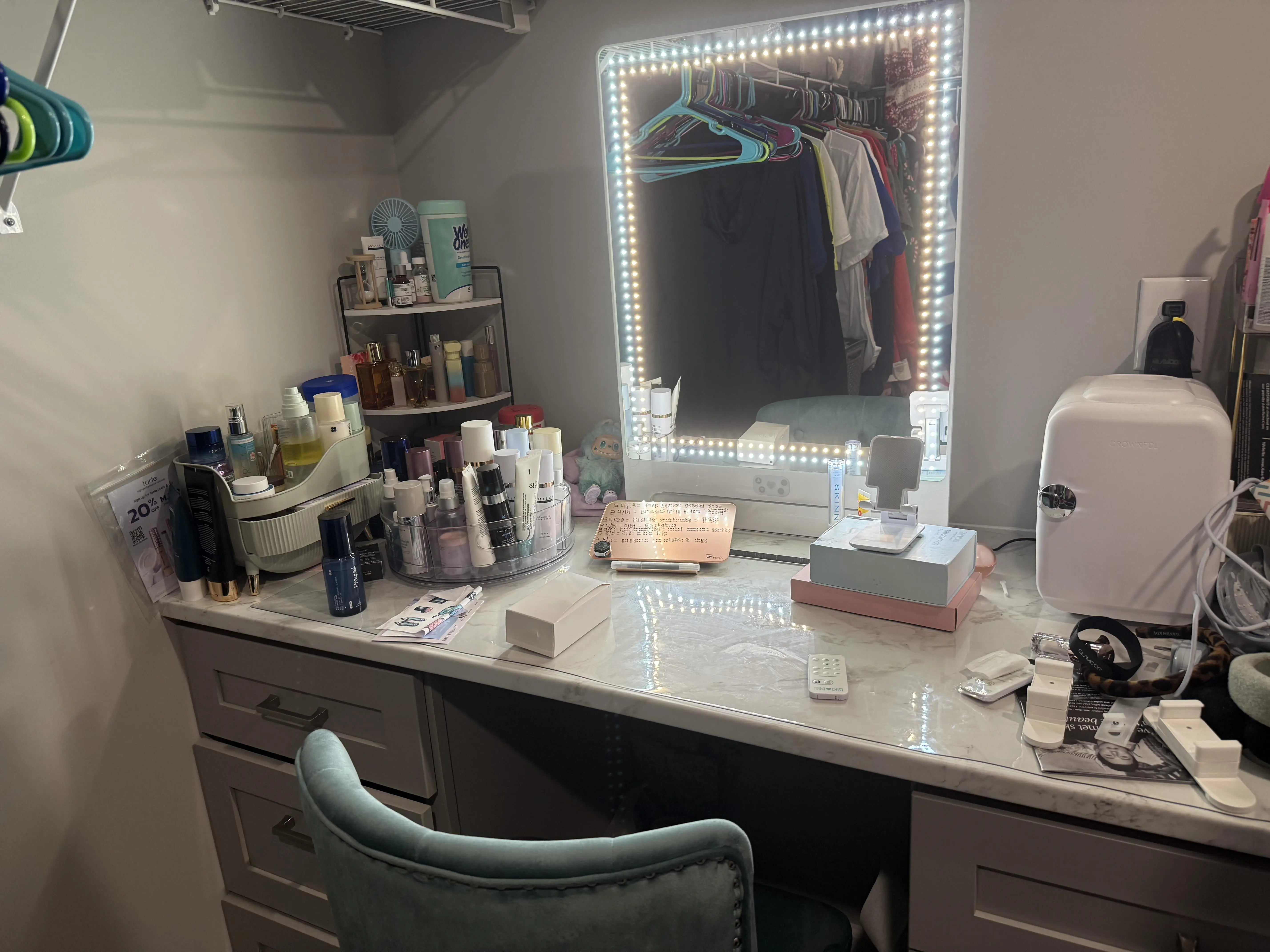 RIKI TALL lighted vanity mirror