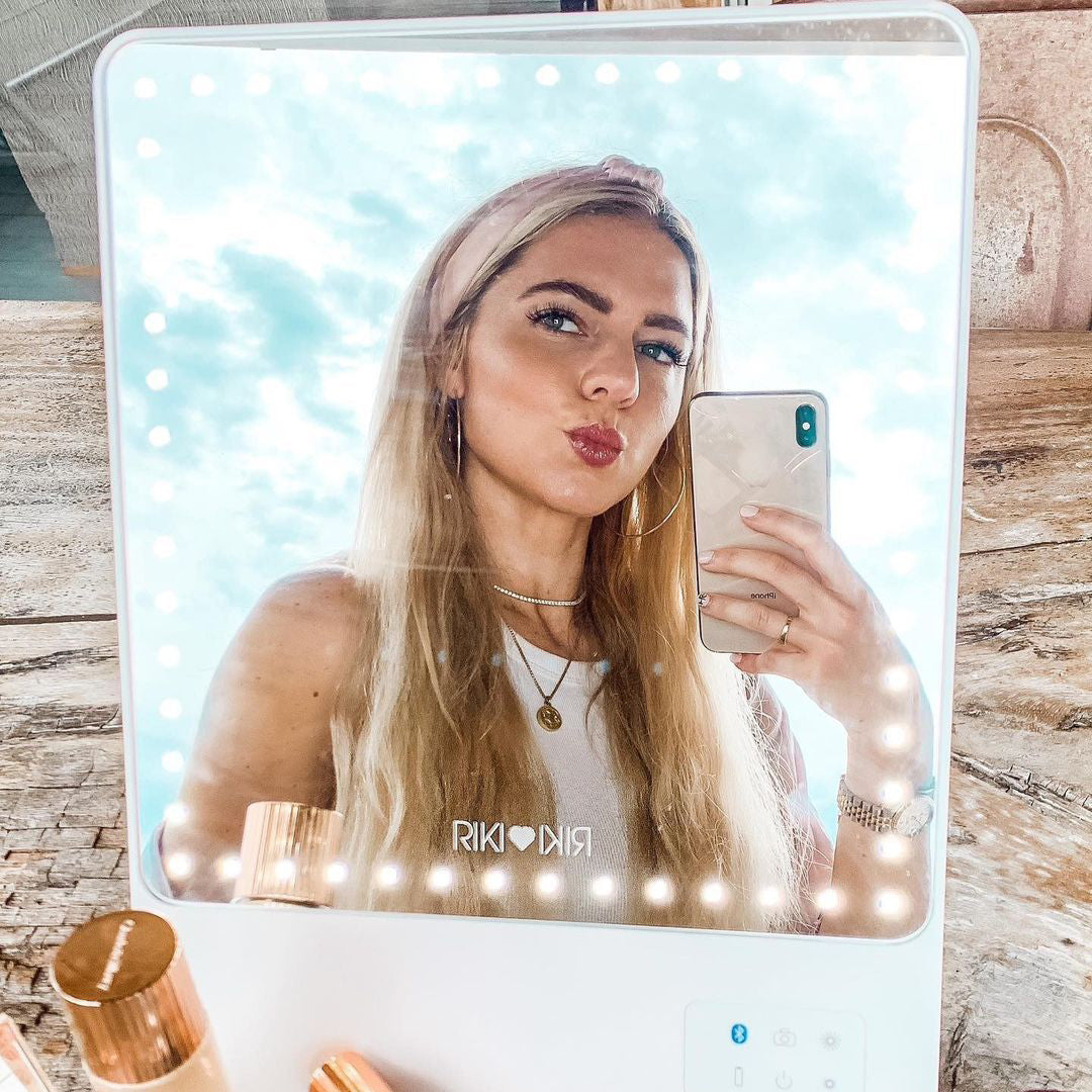 mirror selfie with RIKI lighted makeup mirror