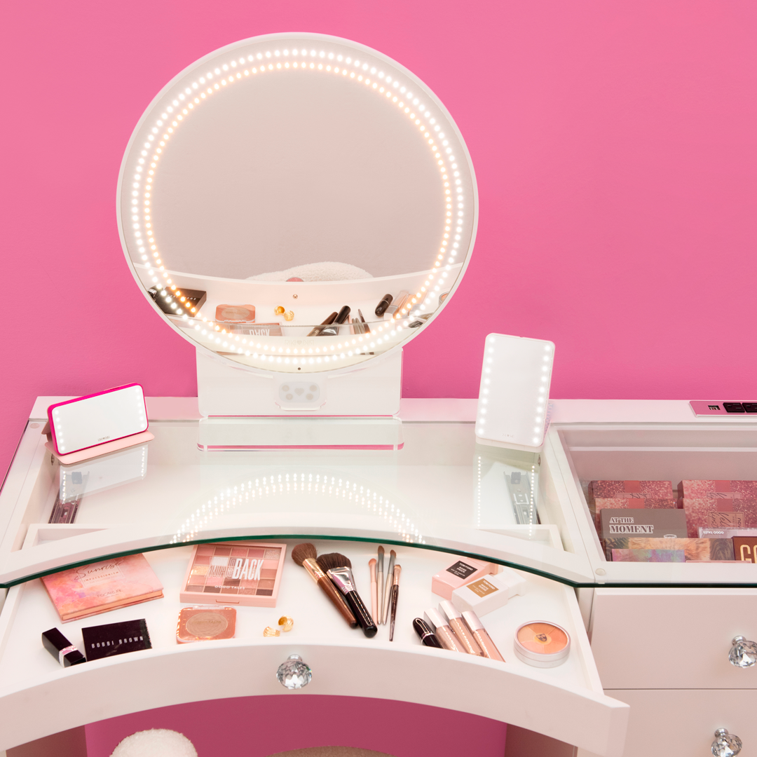 Light up makeup mirror with HD LEDs for ideal lighting. Pair up with holly wood style vanity desk.