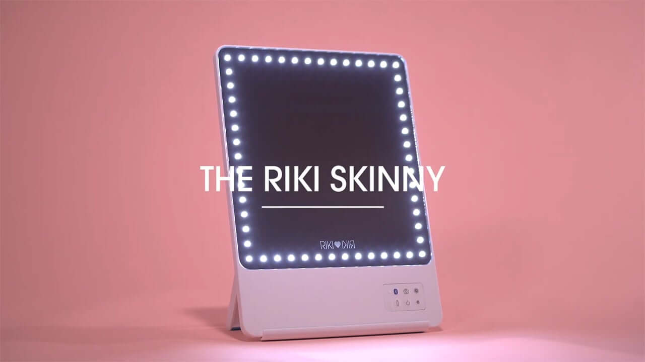 Pink RIKI SKINNY mirror with 10x magnification, ideal for video content, sample sale.