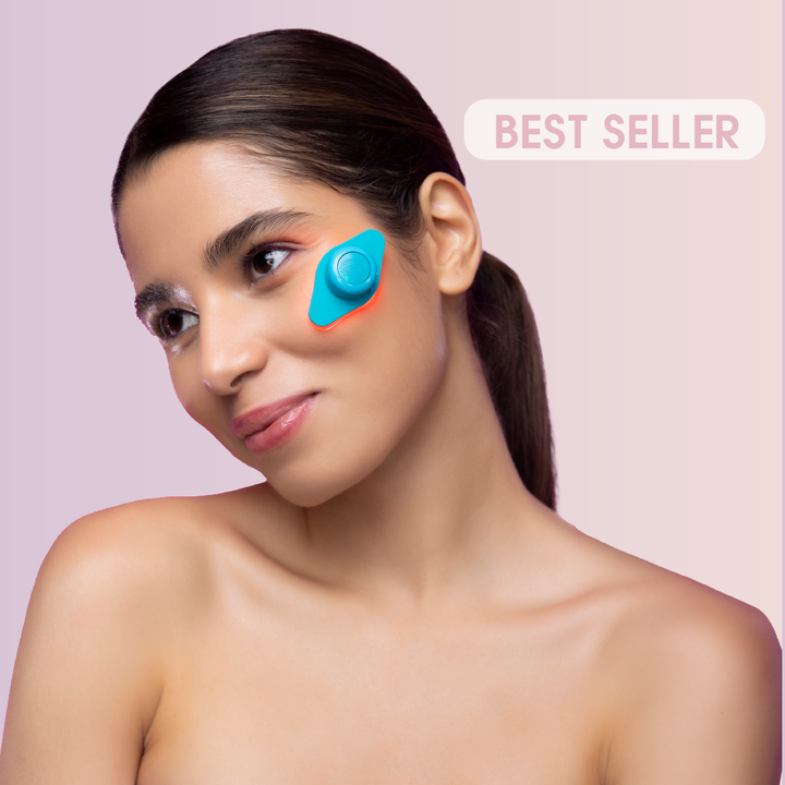 Model using Riki Miracle LED light therapy for acne