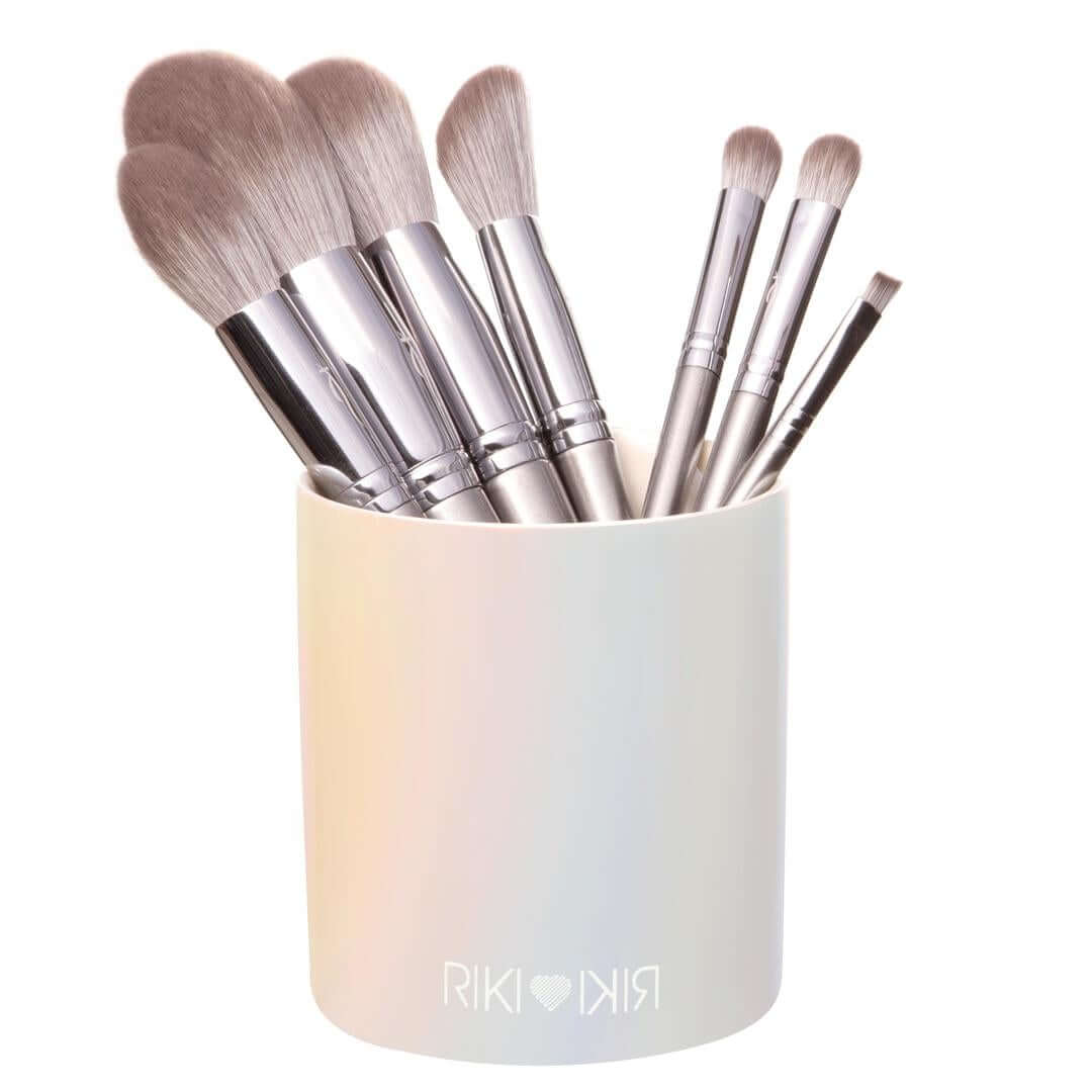 Vanity essentials: RIKI makeup brush holder for your beauty setup!