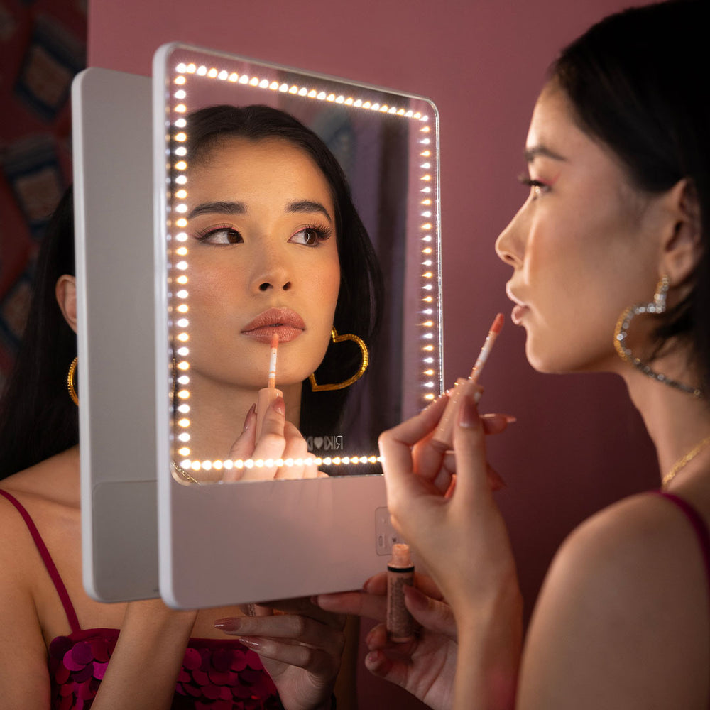 RIKI SKINNY Lighted Makeup Mirror & Live Stream Device RIKI LOVES RIKI