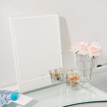 RIKI Pretty | Vanity LED light Mirror with Phone Holder and
